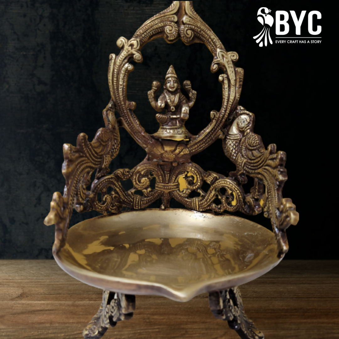 Brass Handcrafted Deeplakshmi Urli – Elegant Traditional Home Decor1