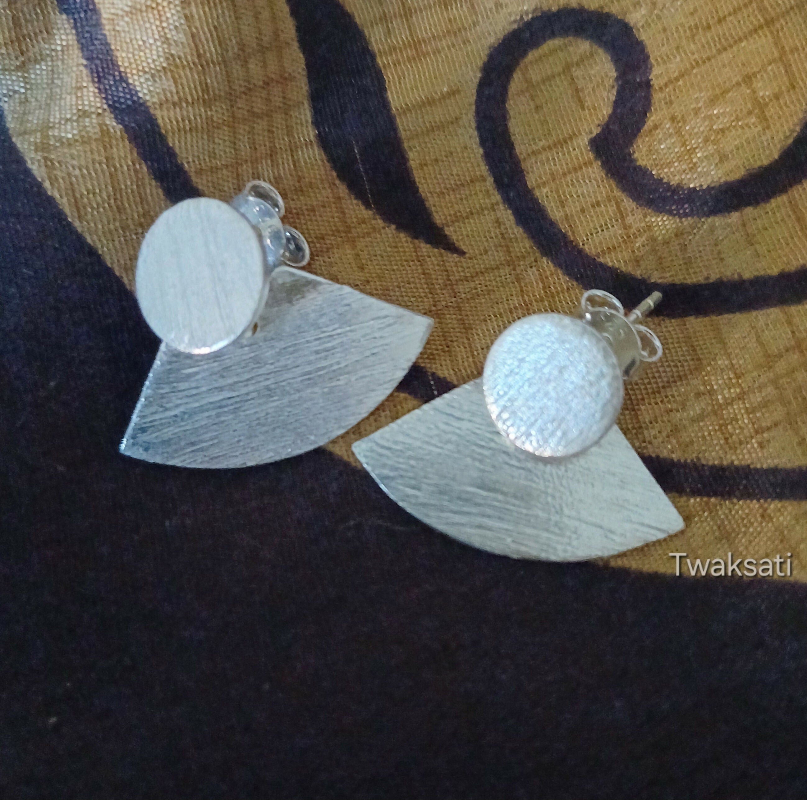 Minimalist Silver Stud Earrings – Sleek Look Cavirk