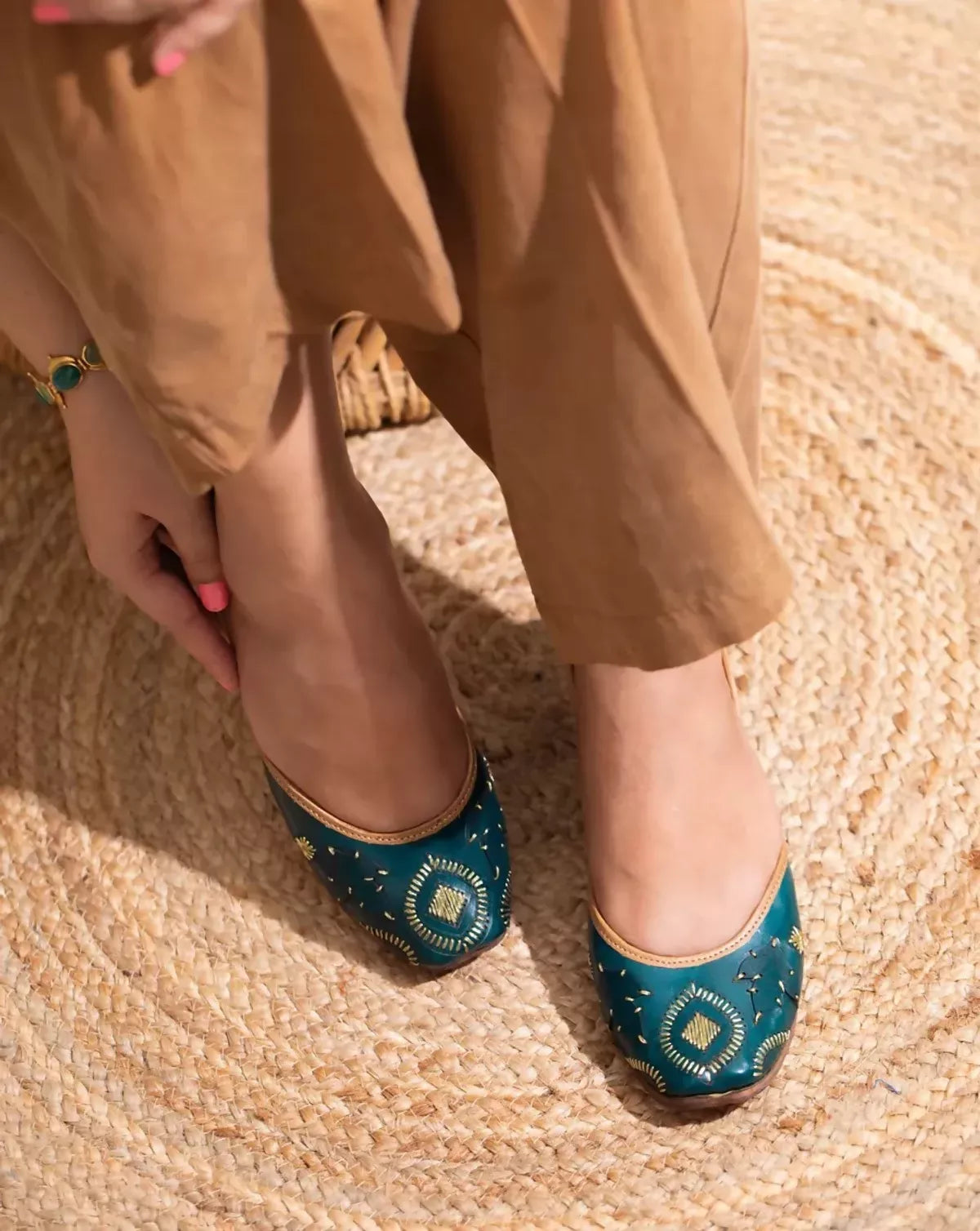 Irani Jutti – Classic Design, Modern Comfort, Timeless Style