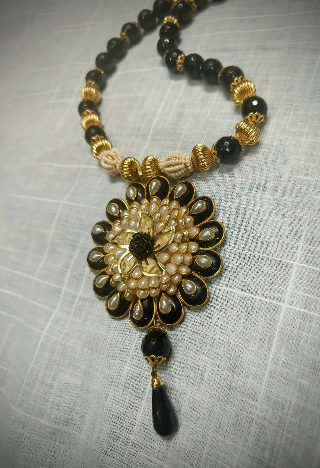 Black Pachhi Pendant set