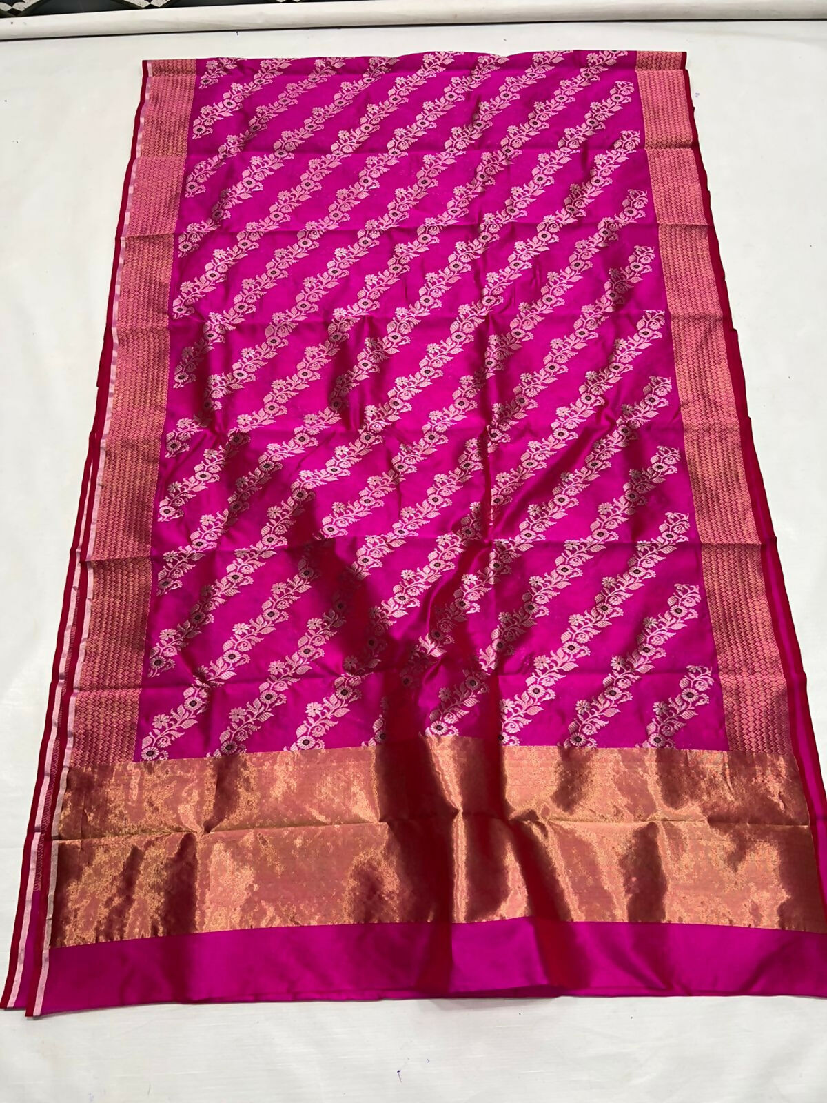 Rani Pink Jall Pattu