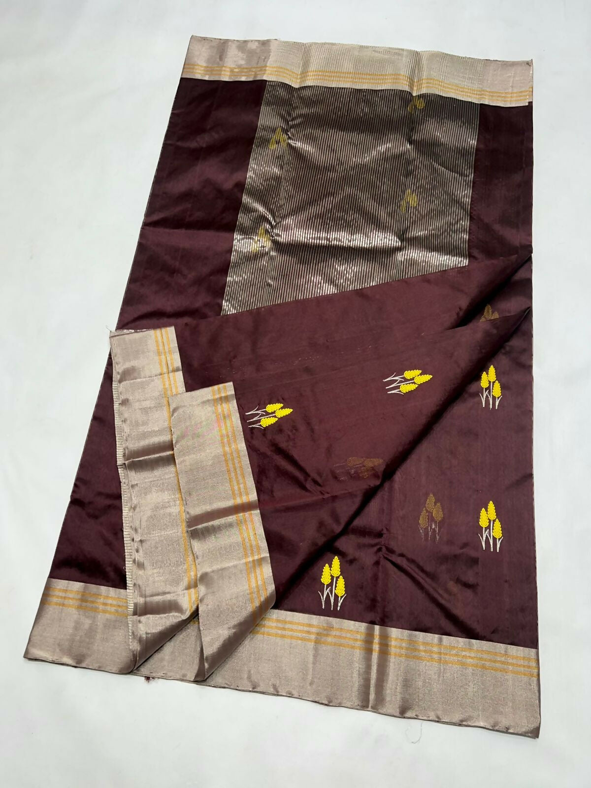Wine Floral Pattu