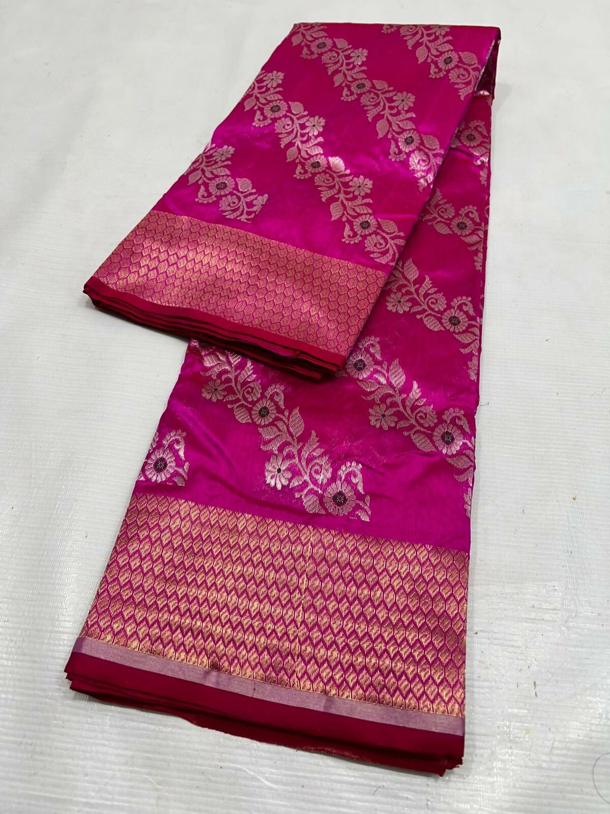 Rani Pink Jall Pattu