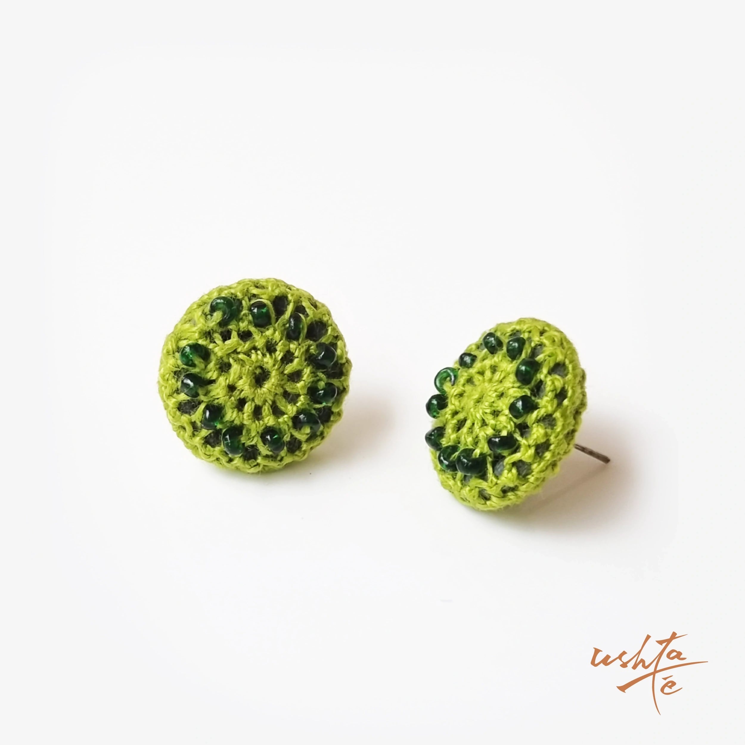 Buttoned-up Leaves