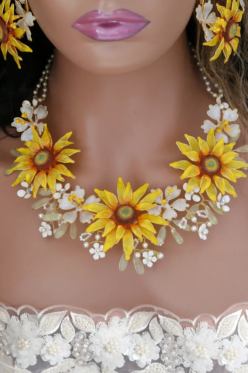 Sunflower Serenity – Handmade Resin Sunflower Bridal Necklace for Haldi, Mehndi & Wedding Looks