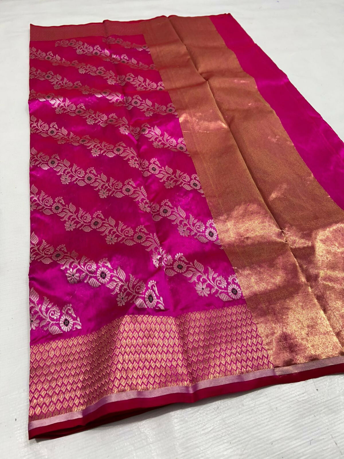 Rani Pink Jall Pattu