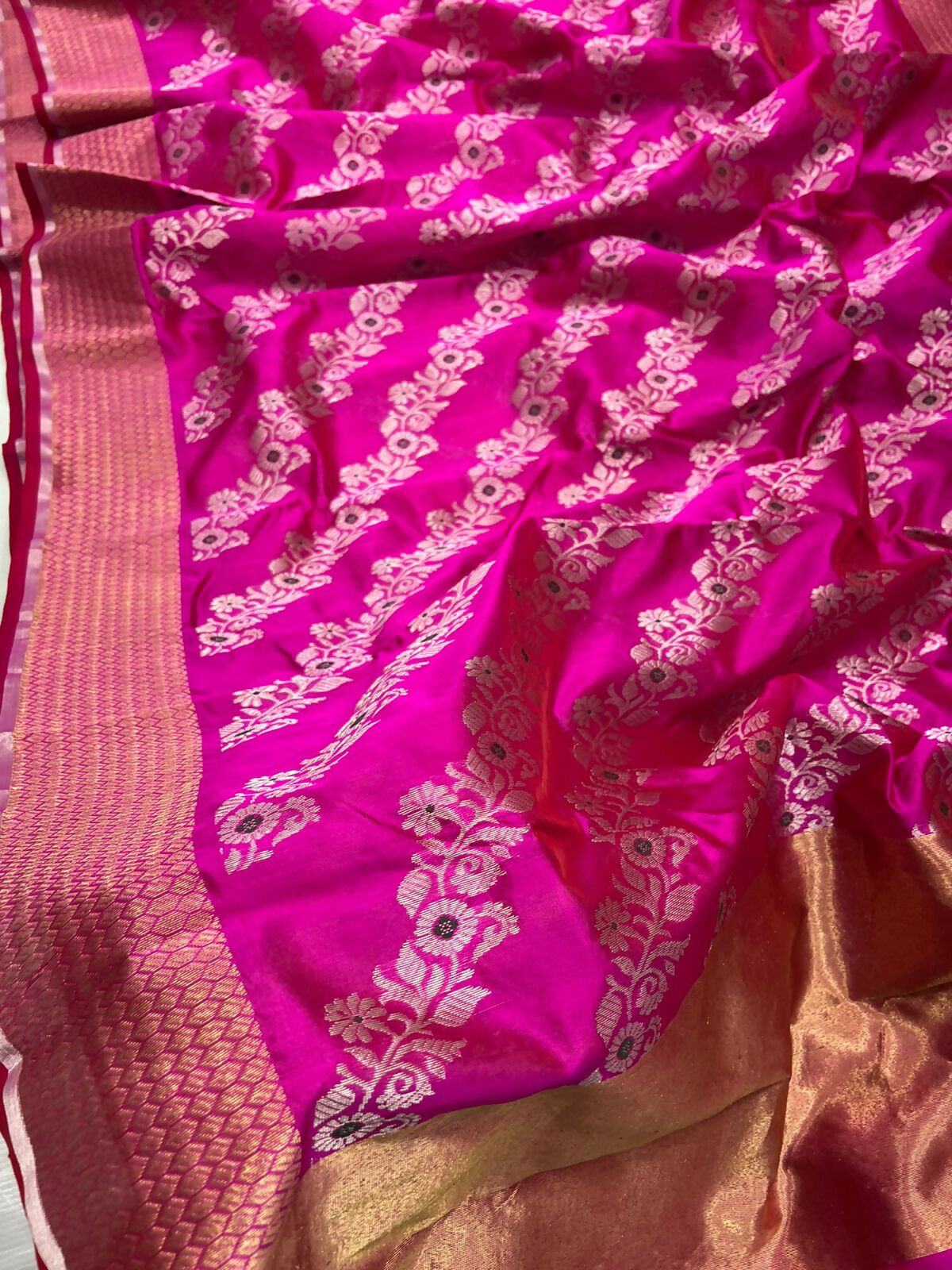Rani Pink Jall Pattu