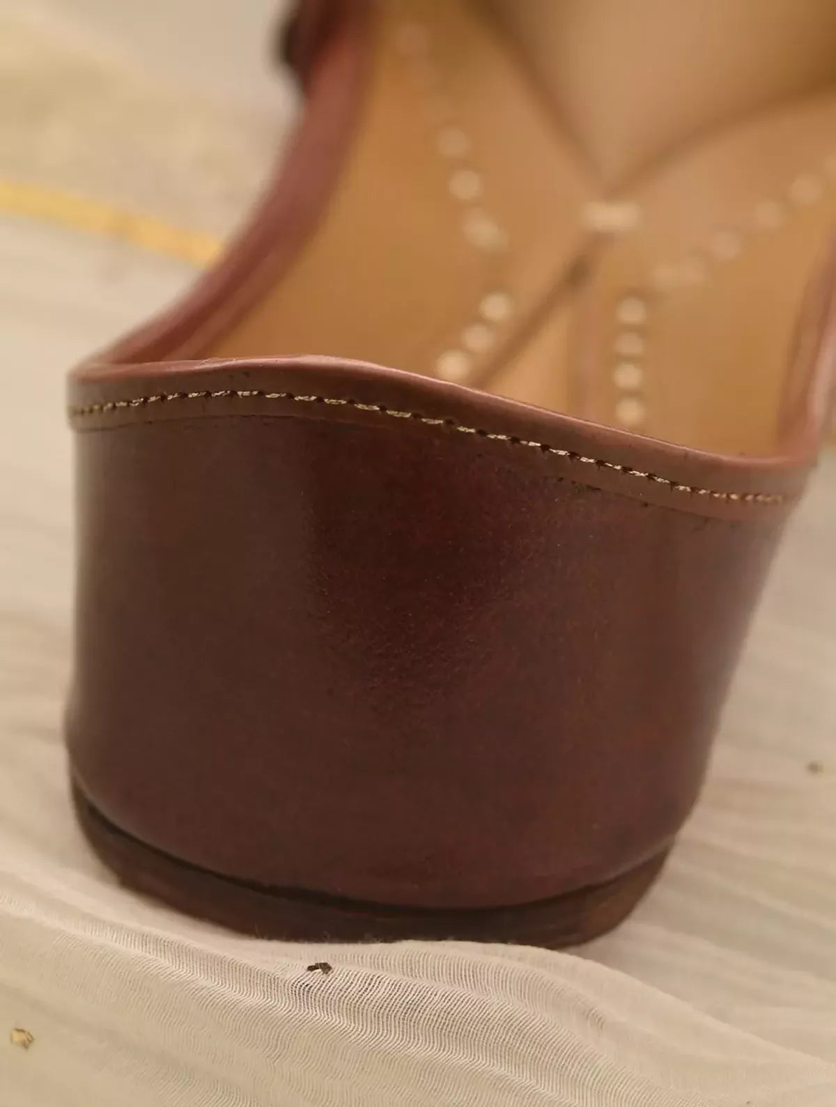 Glamy – Dark Maroon Elegance