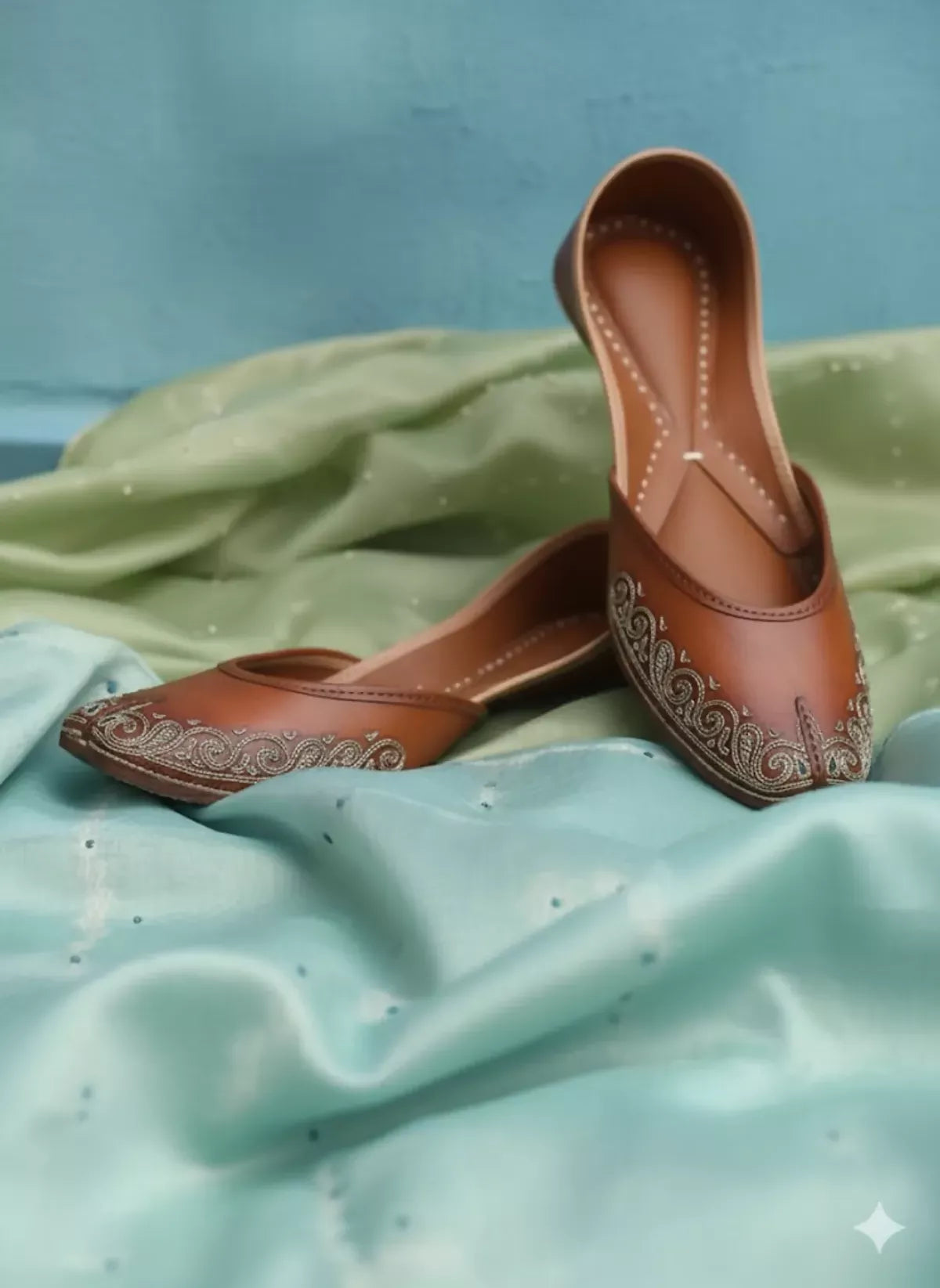 Pashmina Jutti – Royal Elegance & Unique Craft by UrbanicIndia