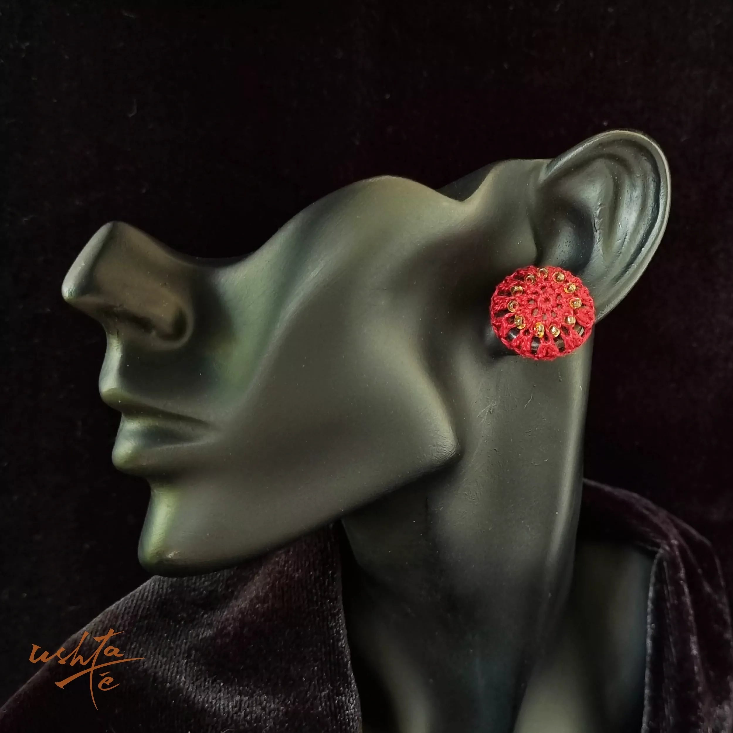 Buttoned-up Berries